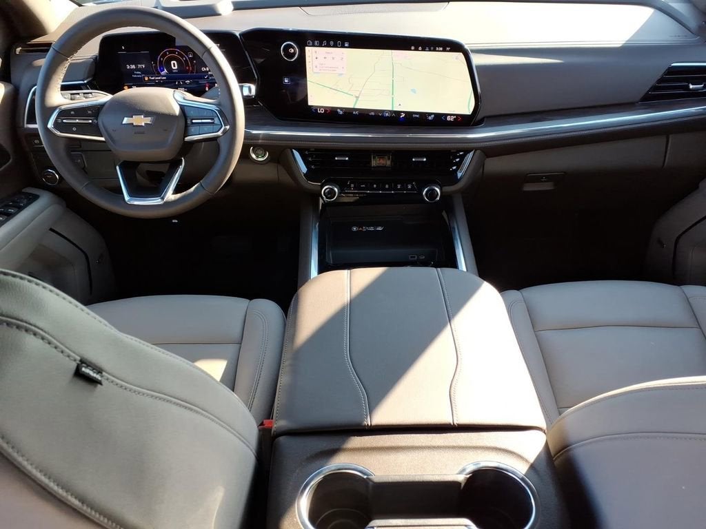 2025 Chevrolet Suburban LT