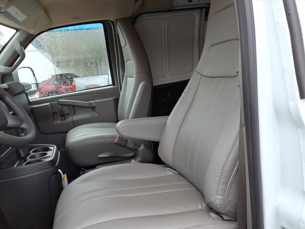 2025 GMC Savana Cargo Work Van