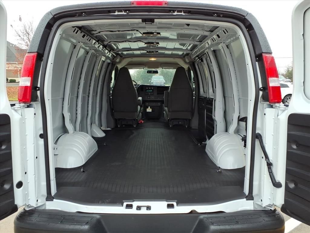 2025 GMC Savana Cargo Work Van
