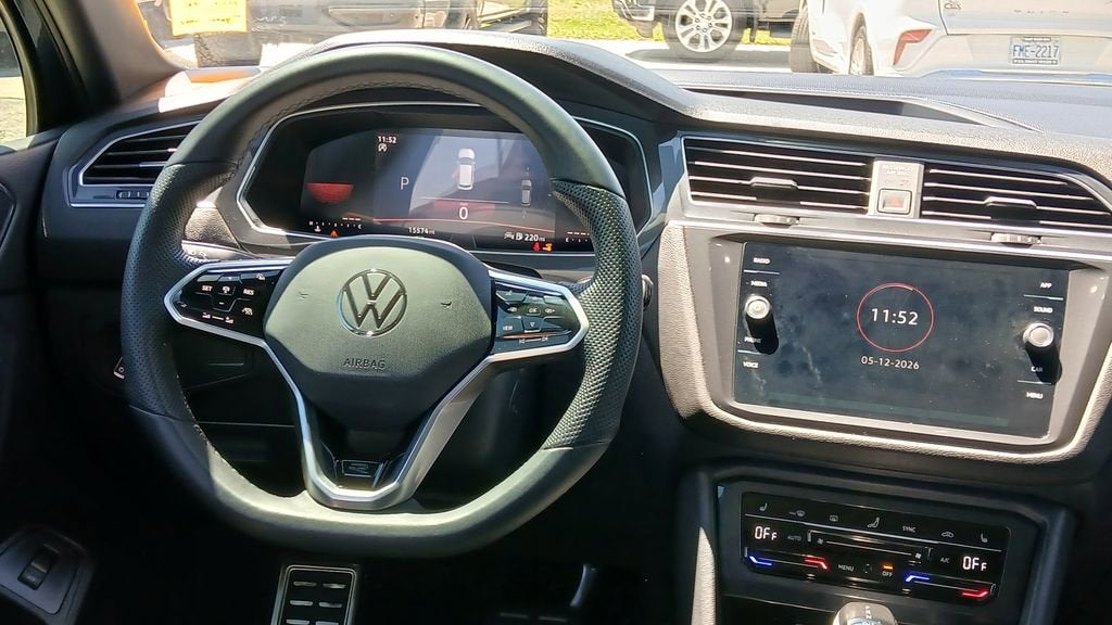 2024 Volkswagen Tiguan SE R-Line Black