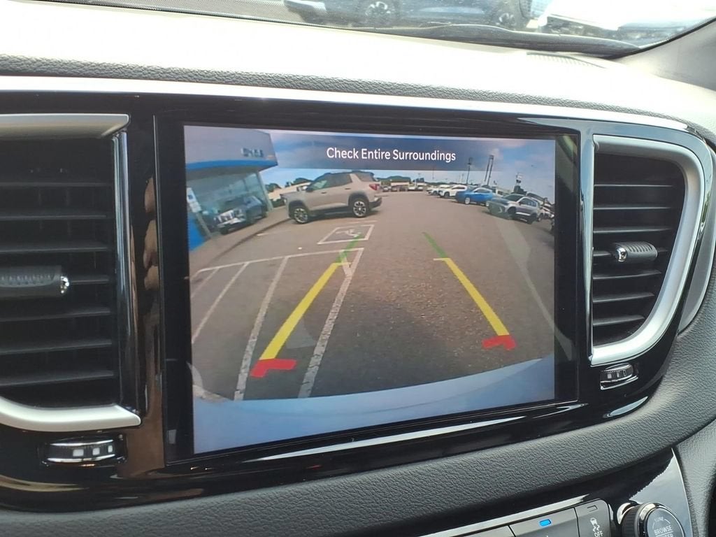 2025 Chrysler Pacifica Select