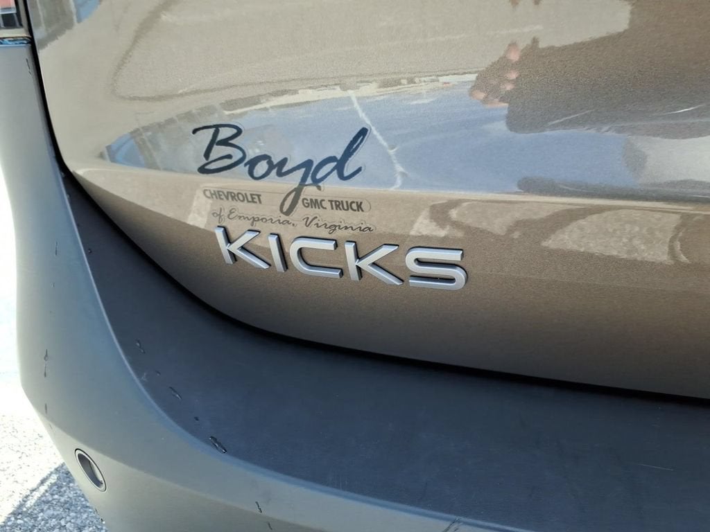 2025 Nissan Kicks SV