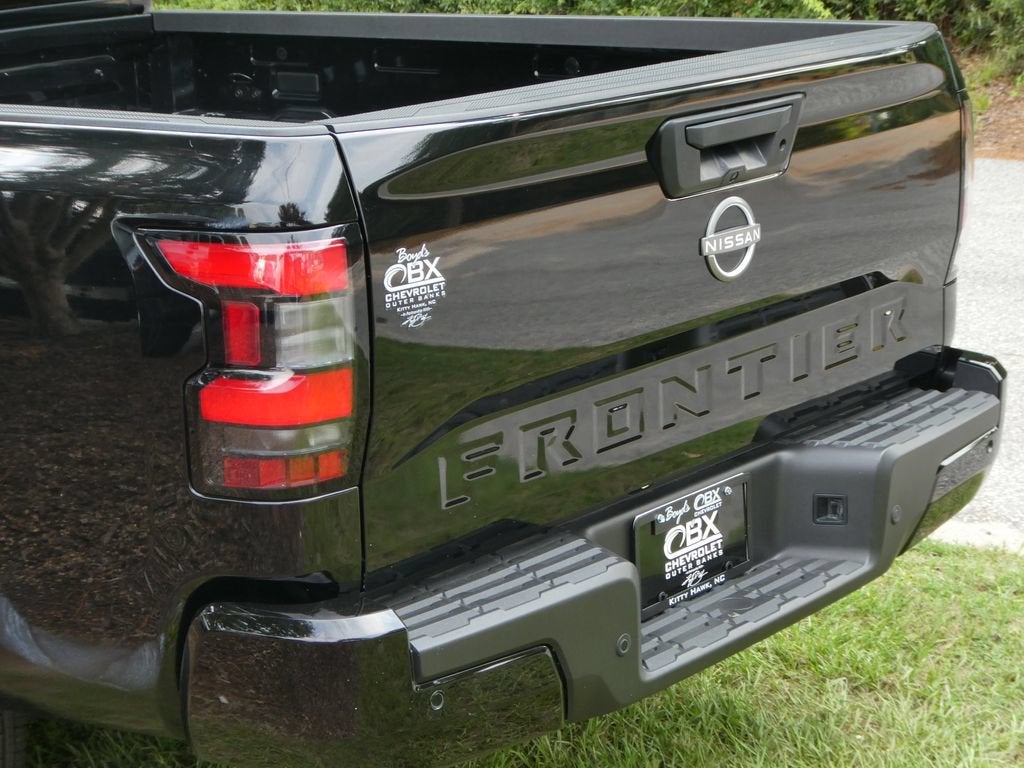 2025 Nissan Frontier SV